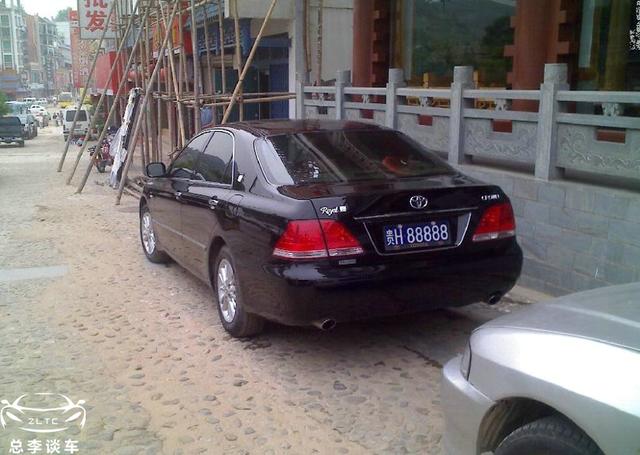 首先上场的是贵a88888,贵a88888目前在雷克萨斯ls600hl上,最早在价值