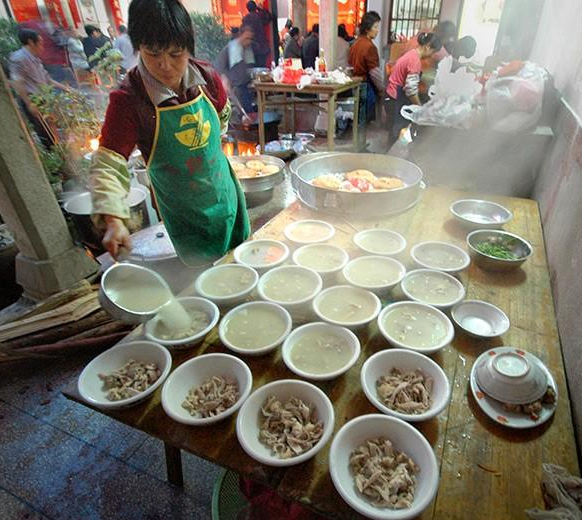入宅四句吉言大全，恭喜入宅的吉祥话四字（客家人的新房入住有什么习俗）