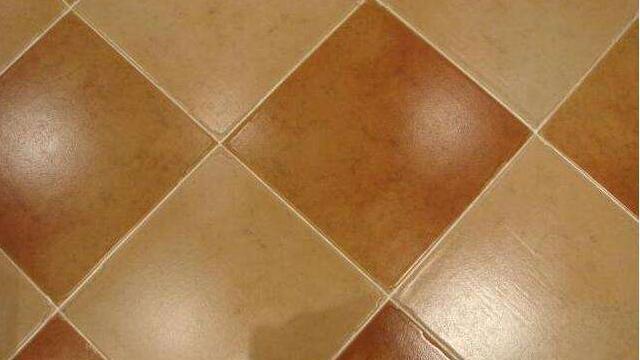 地板美缝怎么操作，地板美缝教程（瓷砖美缝的注意事项有哪些）