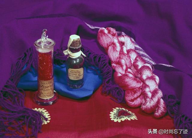 紫色是什么颜色，紫色用什么颜色能调出来（为什么说紫色是高贵的象征）