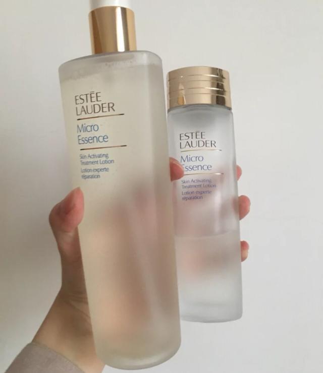 雅诗兰黛红石榴水，雅诗兰黛红石榴水滋润型和清爽型（雅诗兰黛常见的6款精华水）