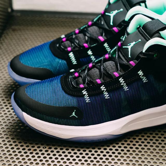 闪击6premium怎么样，闪击6pe测评（不到400元买实战鞋）