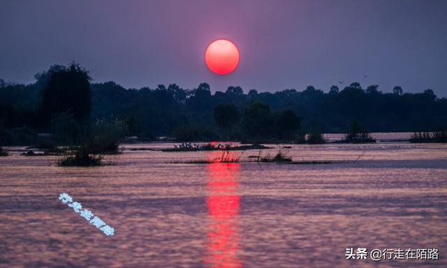 维多利亚大瀑布，维多利亚瀑布（平均每秒935吨流量）