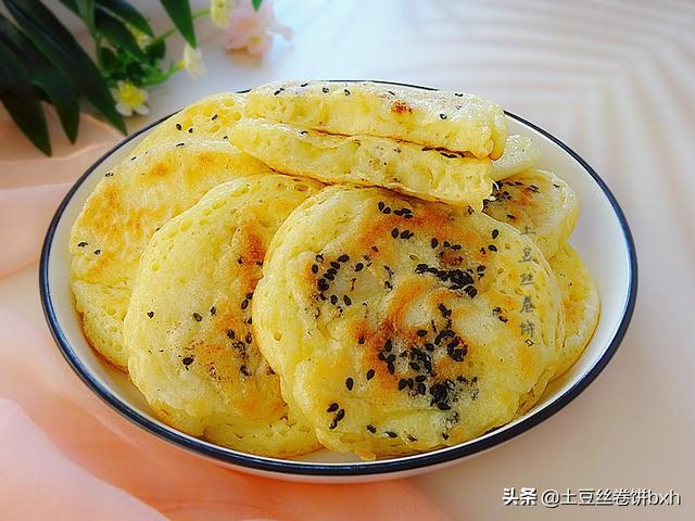 香蕉饼怎么做好吃又简单的做法，香蕉饼的做法（搅一搅就成的小饼）