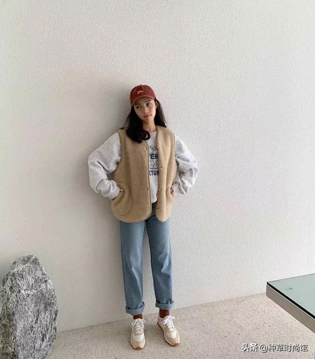 请问卫衣绒英文怎么讲，绒衣用英语怎么说（卫衣内搭的N种方法）