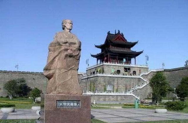 七子之冠冕是谁，七子之冠冕（他是三国时建安七子中取得最高官职之人）