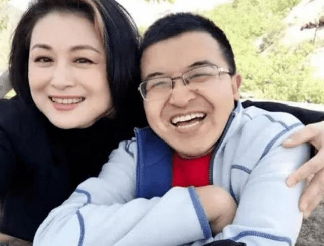 白清明扮演者，白清明扮演者眼睛是怎么回事（于月仙一生无子原因曝光）