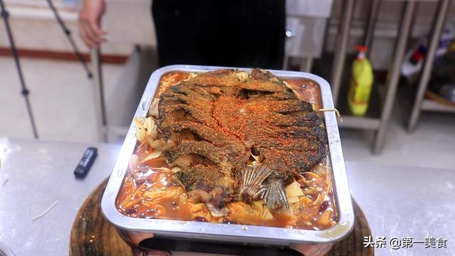 正宗烤鱼的做法窍门，大厨教你详细过程和技巧