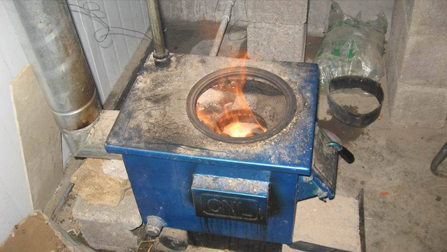 取暖煤多少钱一吨，一吨煤炭多少钱（取暖煤700元一吨涨至2000元）