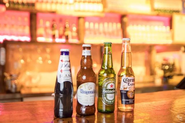 helens红牛桶是什么，helens啤酒桶（最近爆火的“午夜小酒馆”）