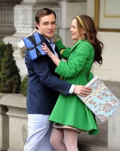 绫是什么丝袜品牌，绫家丝袜款式区别（把丝袜穿好是每个女人的基本功）