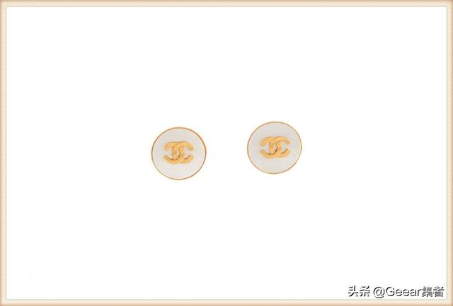 香奈儿耳钉全部款式，chanel耳钉官网怎么购买（Chanel复古耳环）