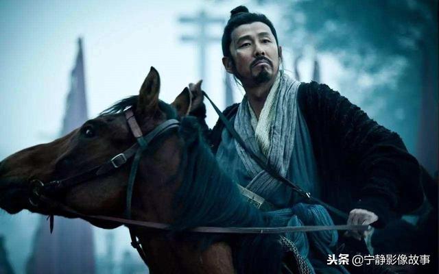 韩信和刘邦围了项羽，十面埋伏，四面楚歌，留下经典