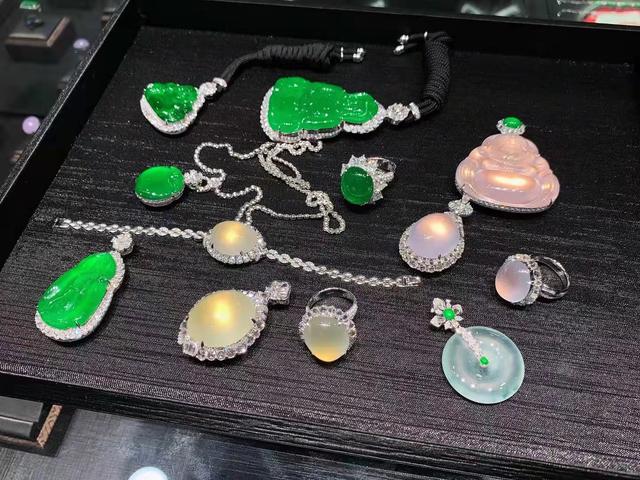 翡翠的分类和等级划分，翡翠的辨别和等级的划分（64种翡翠颜色等级排名的标准是什么）