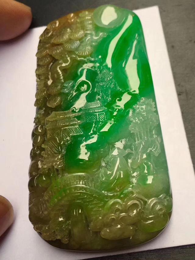 什么叫老坑翡翠，什么是翡翠老坑（两分钟教你分清翡翠的老坑和新坑）