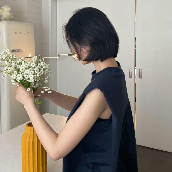 小众女头/8张，微信头像，小众女头/8张（小众女头丨他在身后）