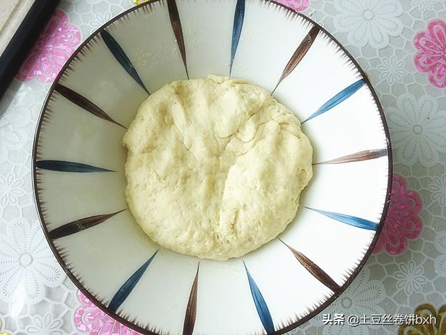 锅饼的做法锅饼怎么做，家常锅饼的做法（烧饼这么做真省事）