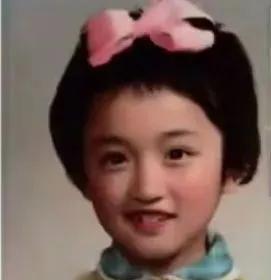 杨钰莹红楼小说，杨钰莹小说阅读（“甜歌皇后”杨钰莹的激荡情史）