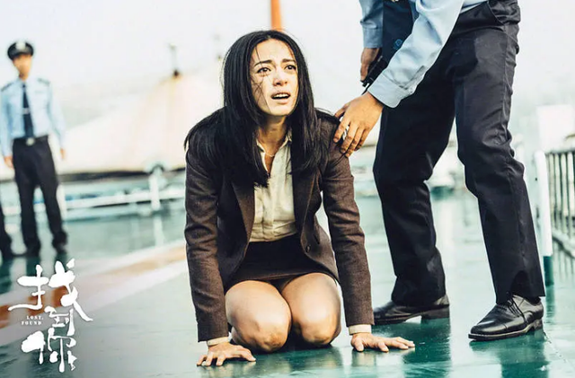 低开高走,在《唐人街探案3》和《你好,李焕英》两部现象级电影挤压