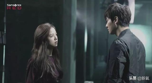 李夏怡 rose音译，卡其色李夏怡rose音译（队友和她合照就像公开处刑）