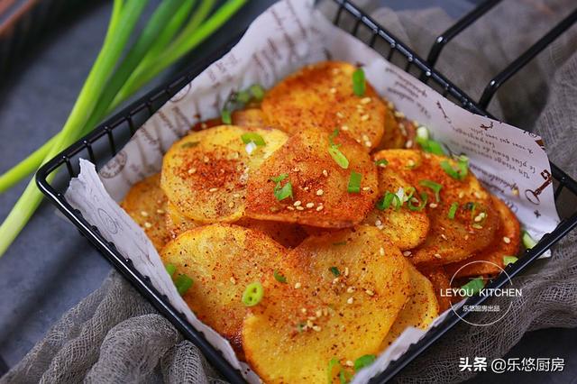 土豆怎么切丁，土豆怎么切丝（天天吃都有新鲜感）