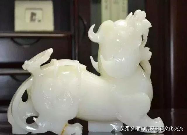 钠长石玉还叫什么玉，钠长石玉是翡翠吗（1000元以内4种最值得入手的高性价比美玉）