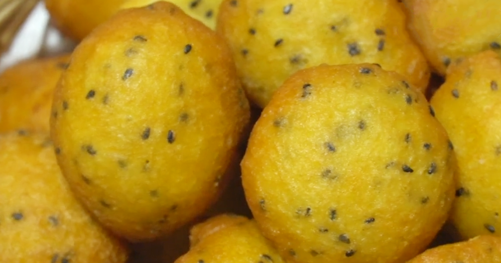 【玉米面炸糕】做法步驟圖 個(gè)個(gè)外酥里軟 比油條香-起舞食譜網(wǎng)