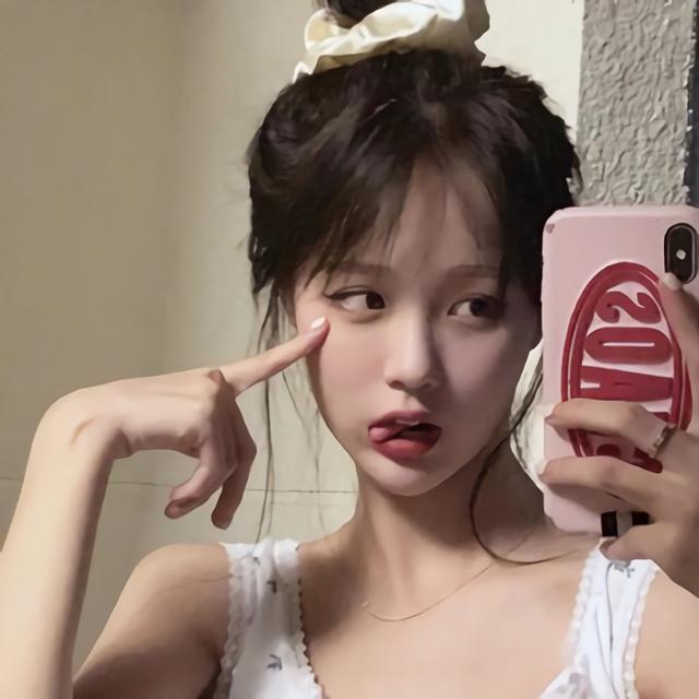 女生真人版头像，真人女生头像微信（一些甜美又有仙气的真人女生头像）