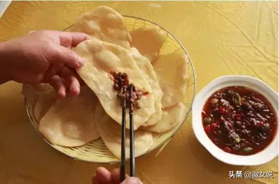 油蛤蟆怎么做才好吃，安徽临泉经典美食不吃遍绝不罢休