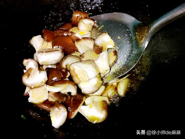 炒青菜的做法，豆腐炒青菜的做法（香菇炒青菜加上这一步）