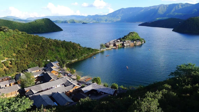 丽江到泸沽湖多少公里，丽江到泸沽湖要多久（丽江到里格半岛有多少公里）