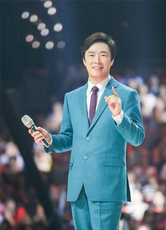 陈志朋个人资料，陈志朋都有什么奇葩的造型（至今不娶妻的11位港台大龄男星）