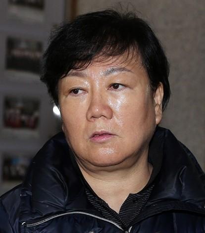 初恋张润贞歌词，喜欢你原唱黄家驹（娱乐圈中光彩照人的明星们和他们身后贪得无厌的家人们）