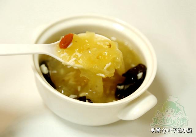 冰糖木耳红枣汤步骤，冰糖木耳红枣汤步骤做法（养生食疗方：养血安神）