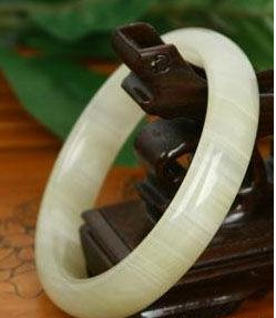 蓝田玉是什么玉，陕西蓝田玉都有什么玉（如何鉴别陕西蓝田玉的真假）