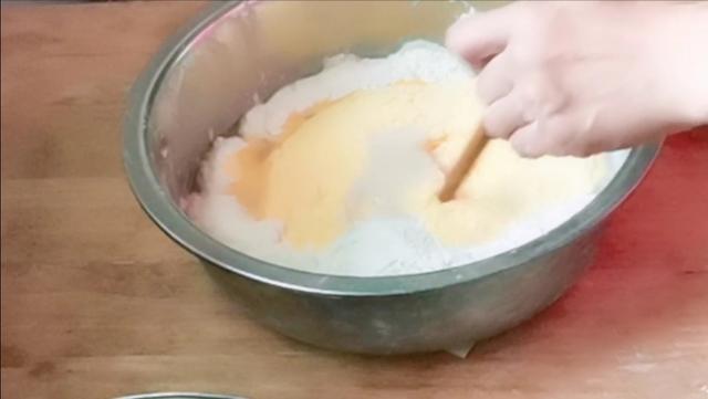 长豆角素包子的做法_豆角素包子怎么做，家常豆角鸡蛋素包子（豆角素馅包子怎么做好吃）