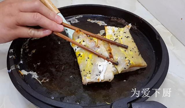 家常蛋饼的做法，家常鸡蛋饼的做法（家庭鸡蛋饼简单做法）