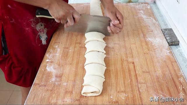 麻酱油酥怎么做，麻酱油酥怎么做视频（手把手教您在家做麻酱烧饼）