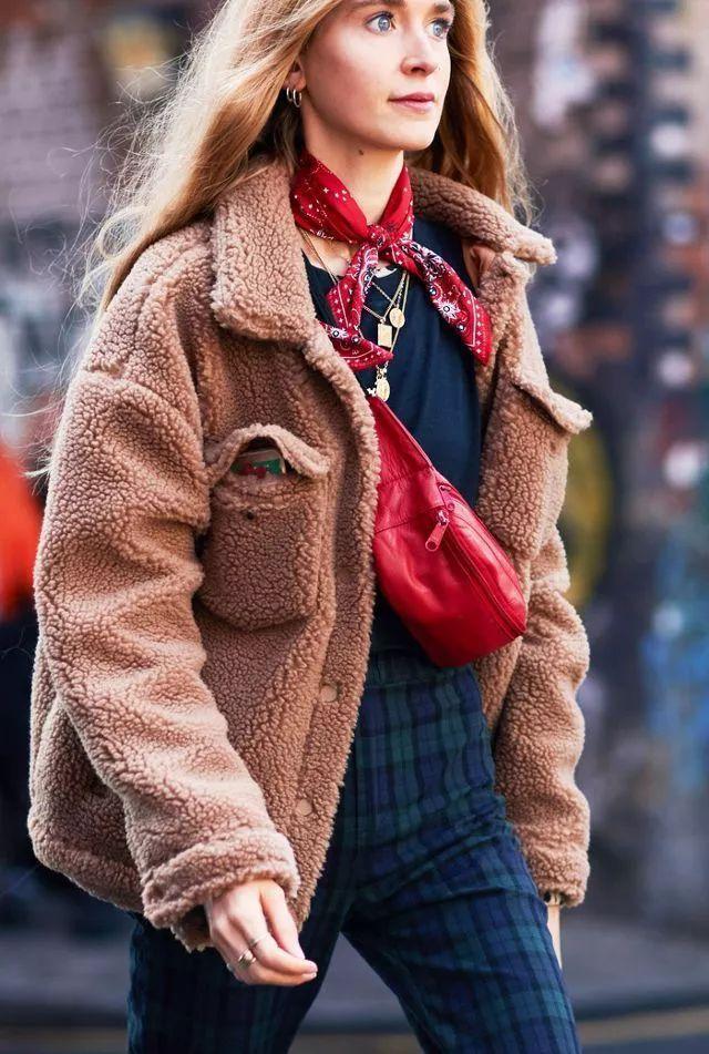 羊羔绒外套怎么洗，羊羔绒怎么洗（羊羔绒外套怎么清洗干净）