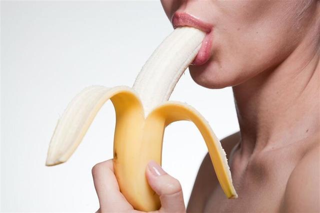 吃香蕉的功效和作用，常吃香蕉的功效和作用（坚持吃香蕉，会有5件好事发生）