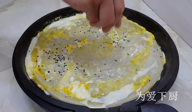 家常蛋饼的做法，家常鸡蛋饼的做法（家庭鸡蛋饼简单做法）
