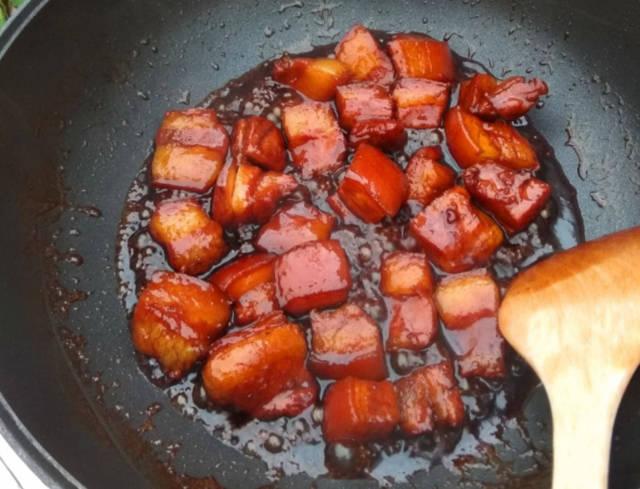 糖稀炸红烧肉怎么炸，糖稀炸红烧肉怎么炸好（这方法大厨一般不说）