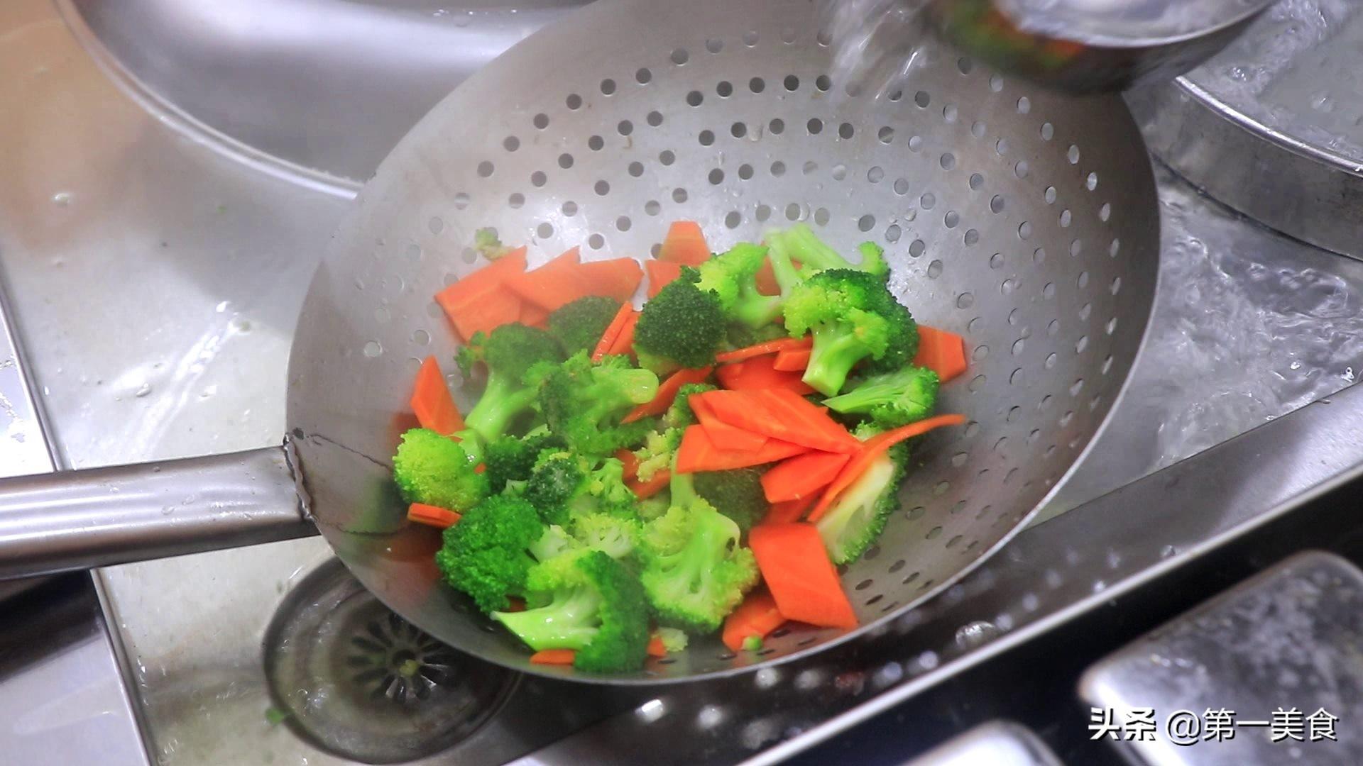 牛肉怎么做才嫩，看厨师长的腌制上浆教程