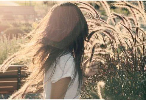 我心中永远有个你，向心爱的女孩表白的个人签名:此生我心中永远有你（在我心里，永远有个你）