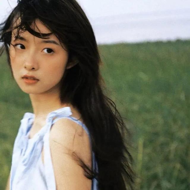 动漫女生头像   今天天气很好适合打打闹闹微信，动漫女生头像   今天天气很好适合打打闹闹，更适合亲亲抱抱（女生：可以获得漂亮并且温柔）