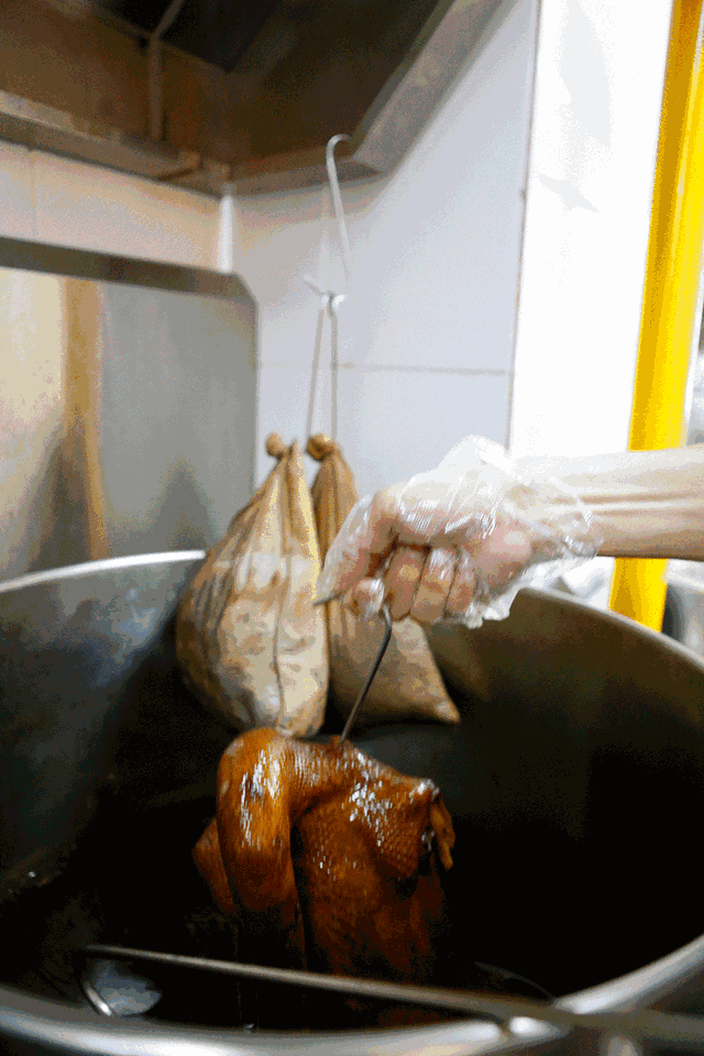 潮州美食之卤鹅老鹅头，一个鹅头价值上千元