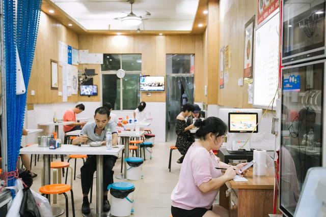 三亚小吃一条街在哪,三亚市区步行街小吃一条街(一条通往海边的美食老街) 三亚小吃一条街在哪,三亚市区步行街小吃一条街(一条通往海边的美食老街)