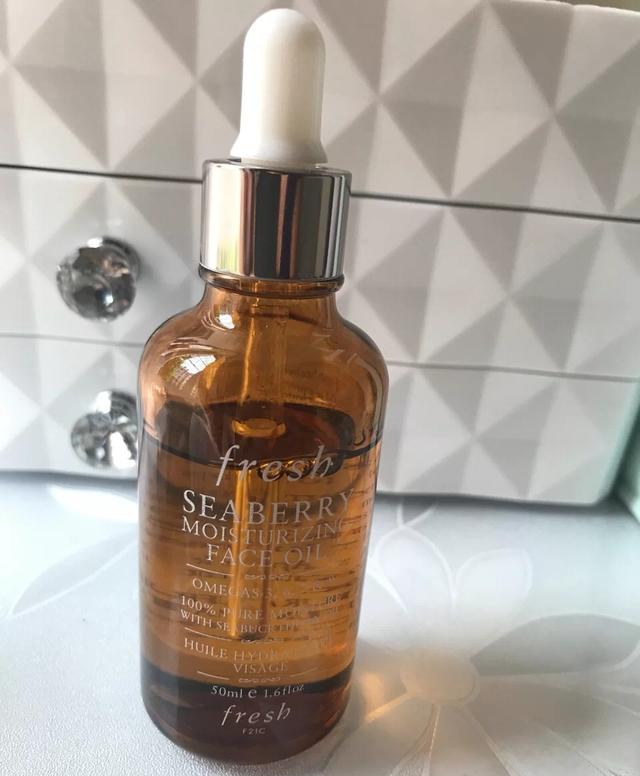 霍霍巴油适合什么年龄段.，霍霍巴油贵吗（4款适合秋冬的“贵价”精华油）