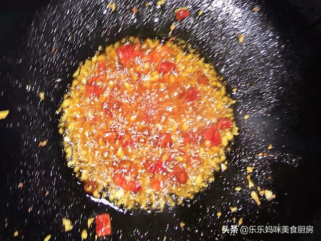 凉皮怎么炒好吃，怎样做炒凉皮好吃（在家做个陕西特色的炒凉皮）