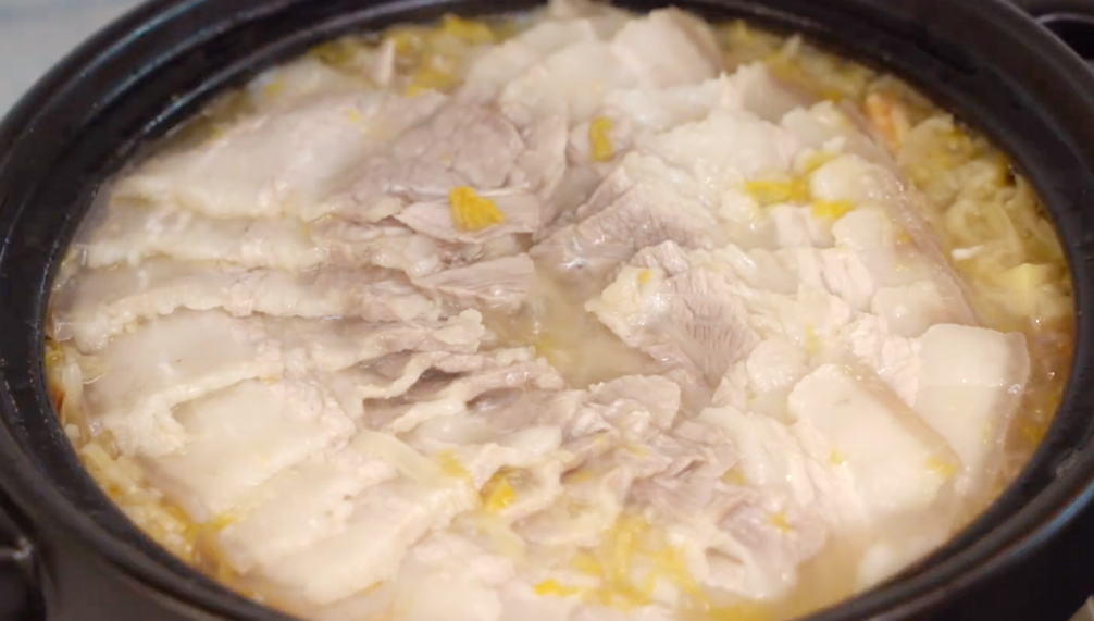 圖片[7]-【五花肉酸菜砂鍋煲】做法步驟圖 大人小孩都愛吃 湯汁都不剩-起舞食譜網